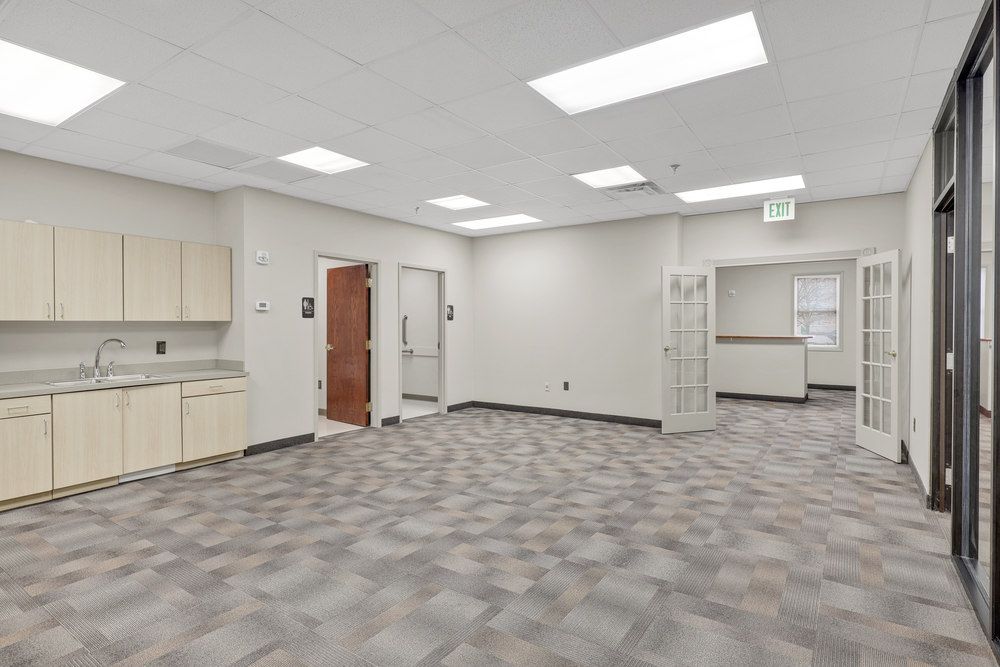 Cross Park Center: 9123 - 9131 Cross Park Drive, Knoxville, TN 37923